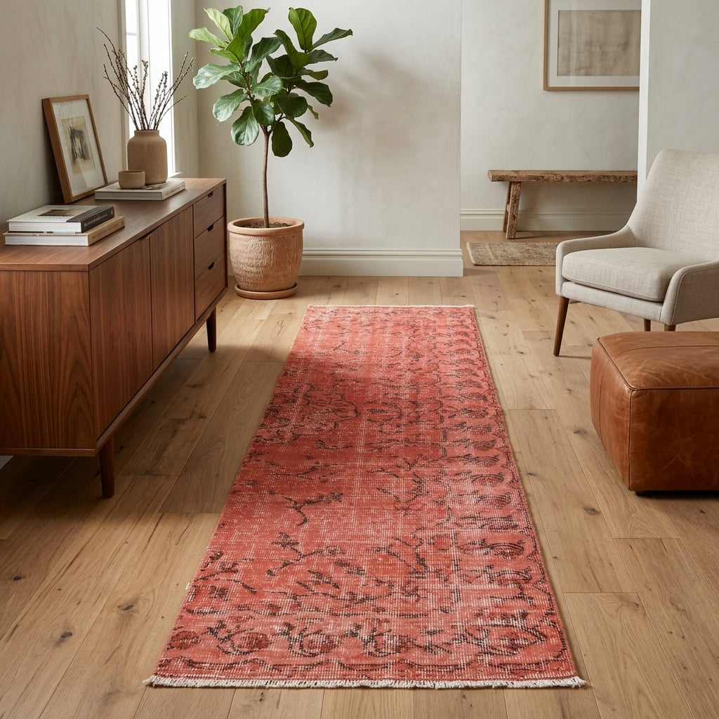 Floral pattern on the Gulnursu vintage runner rug – handmade in Anatolia, Turkey