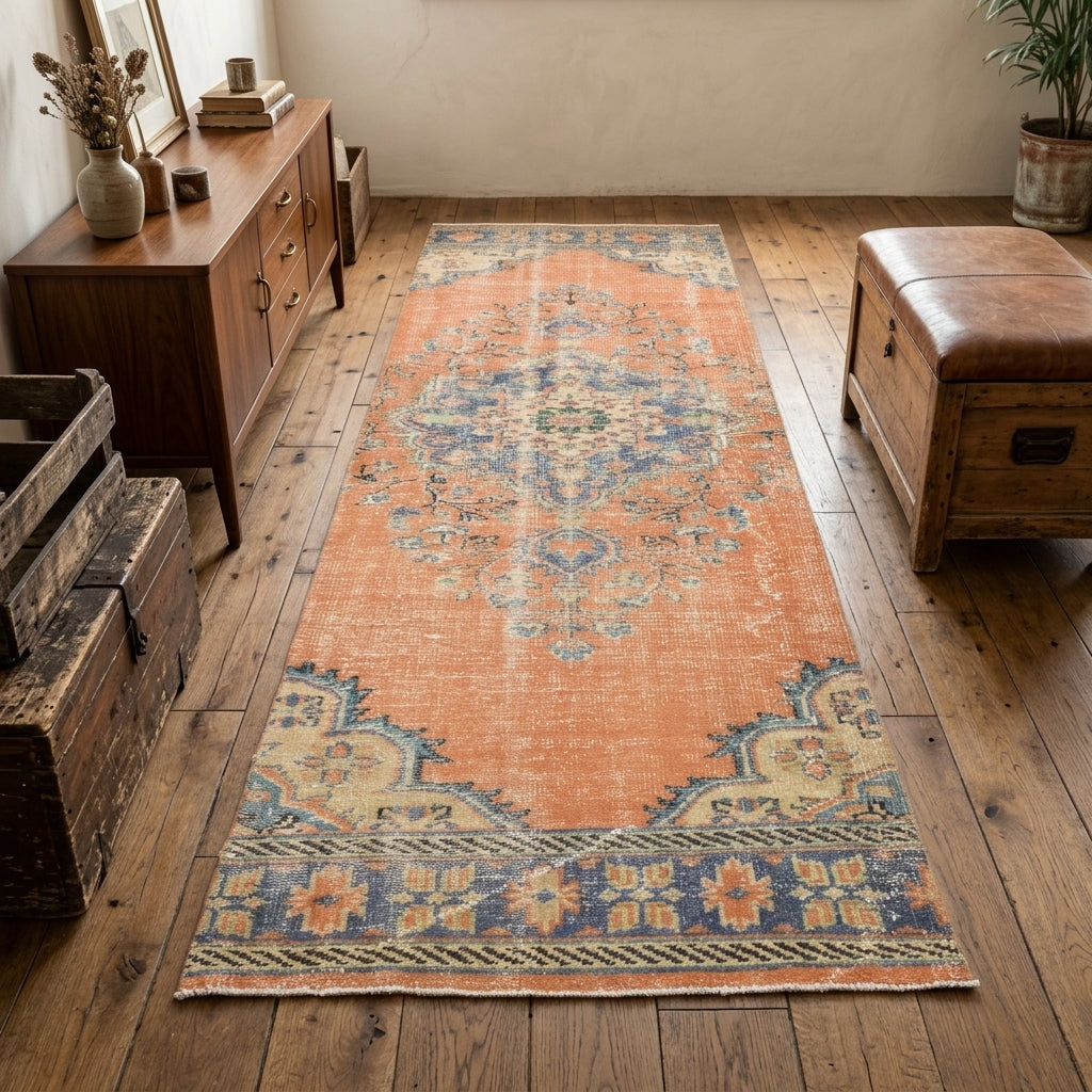 Oriental pattern on the Kekik vintage area rug – handmade in Anatolia, Turkey