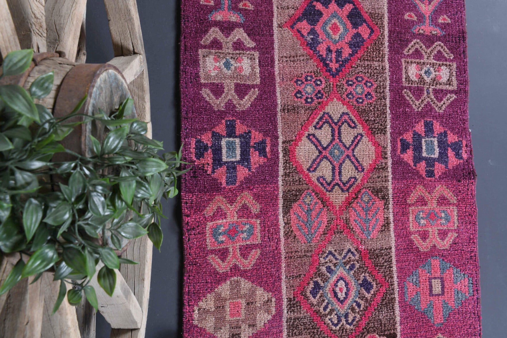 79x342 cm vintage Anatolian runner rug – Stenopetra, low pile, wool