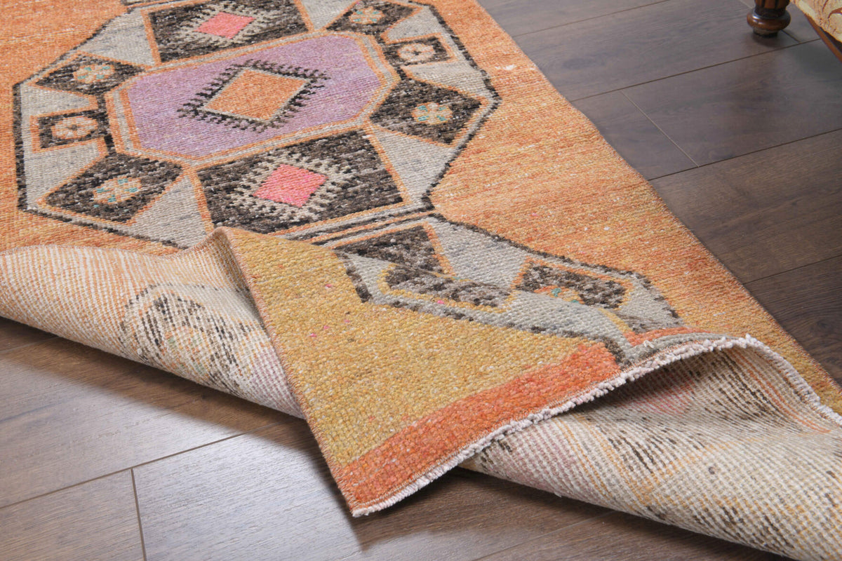 Perizadsu – vintage oriental runner for living room or hallway, 2'6" x 10'10" (75x330 cm)