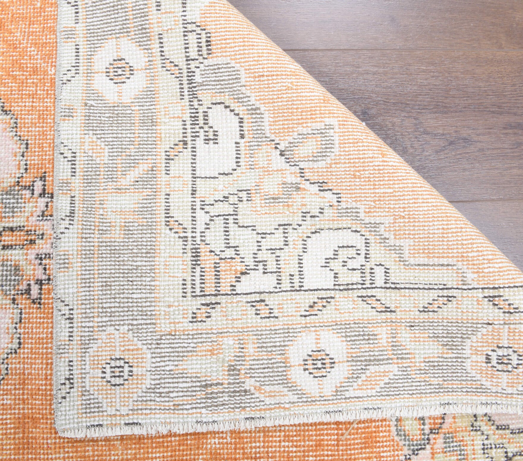 Authentic Anatolian vintage runner rug (1970s) with oriental design – one-of-a-kind at Fame Rugs