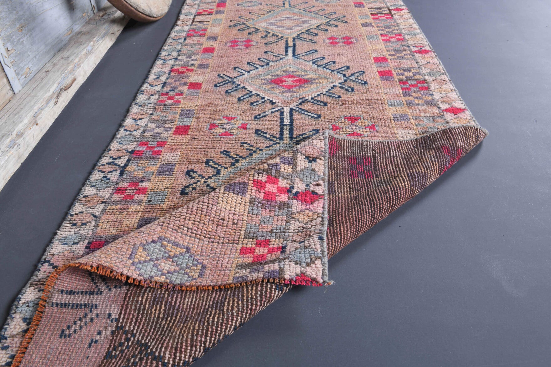 Sevdapare – vintage oriental runner for living room or hallway, 2'11" x 12'4" (89x375 cm)