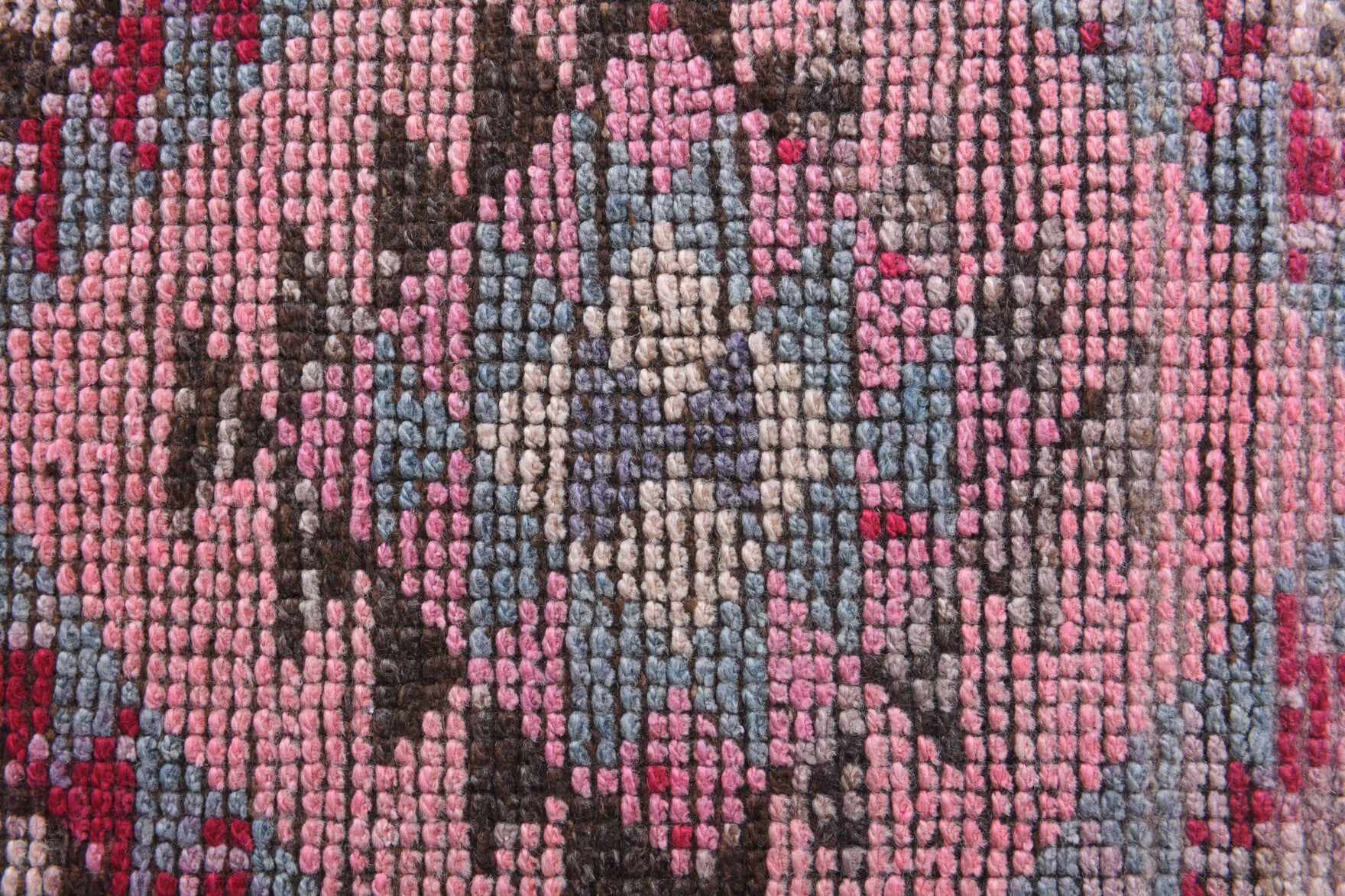 Authentic Anatolian vintage runner rug (1970s) with oriental design – one-of-a-kind at Fame Rugs