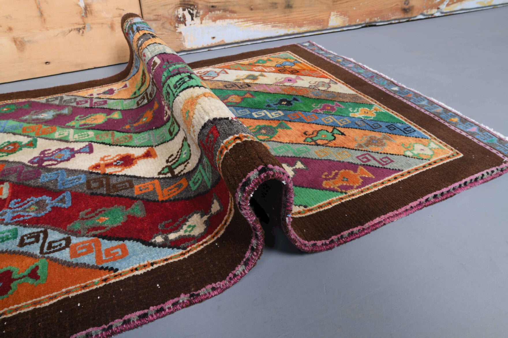 Authentic Anatolian retro vintage area rug (1980s) with ikat design – one-of-a-kind at Fame Rugs