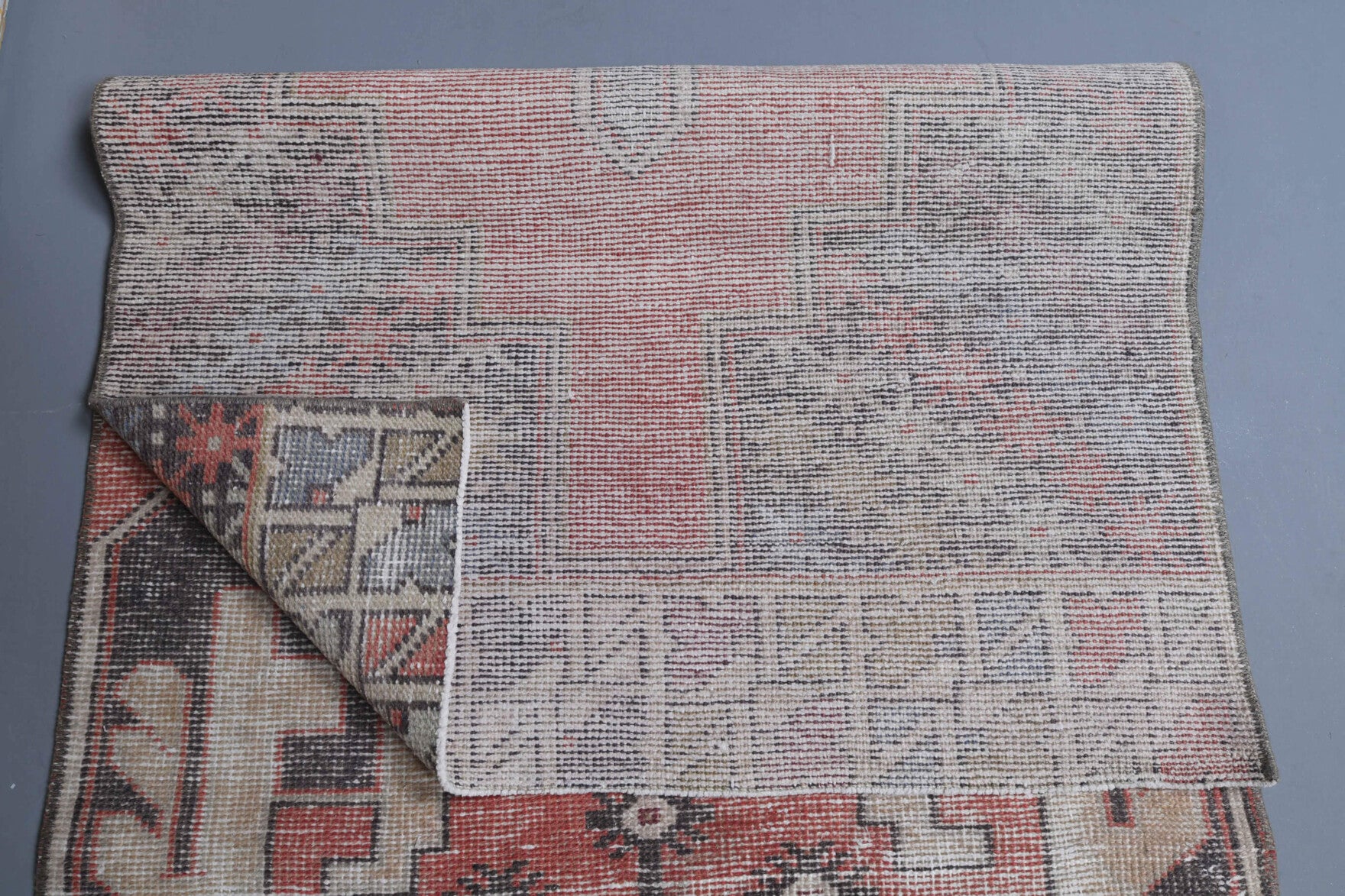 Authentic Anatolian vintage area rug (1970s) with oriental design – one-of-a-kind at Fame Rugs