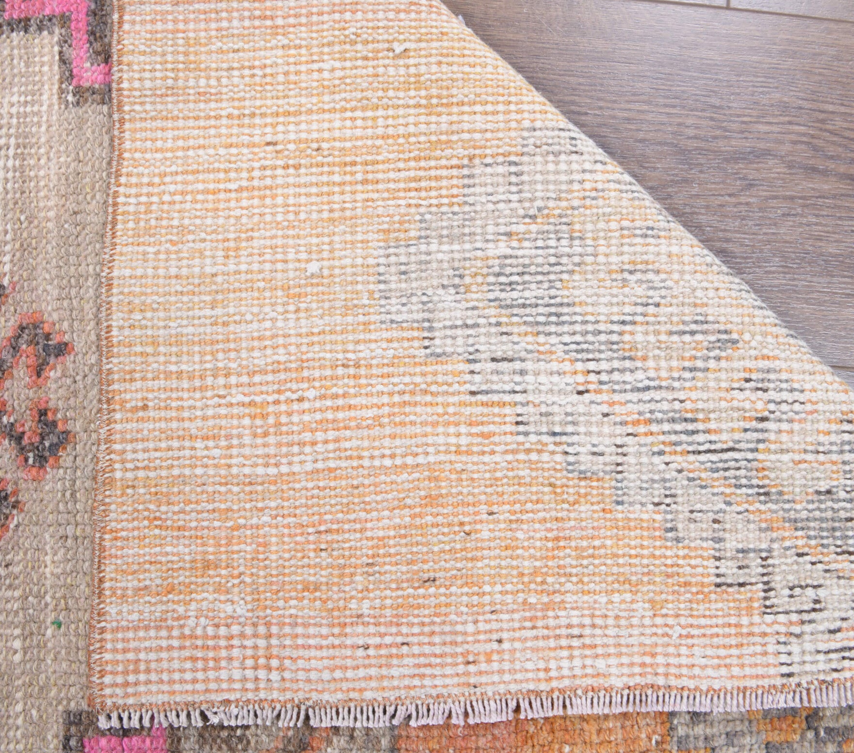 Duruefsan rug: 1970s handmade Anatolian rug with oriental motifs and cotton backing