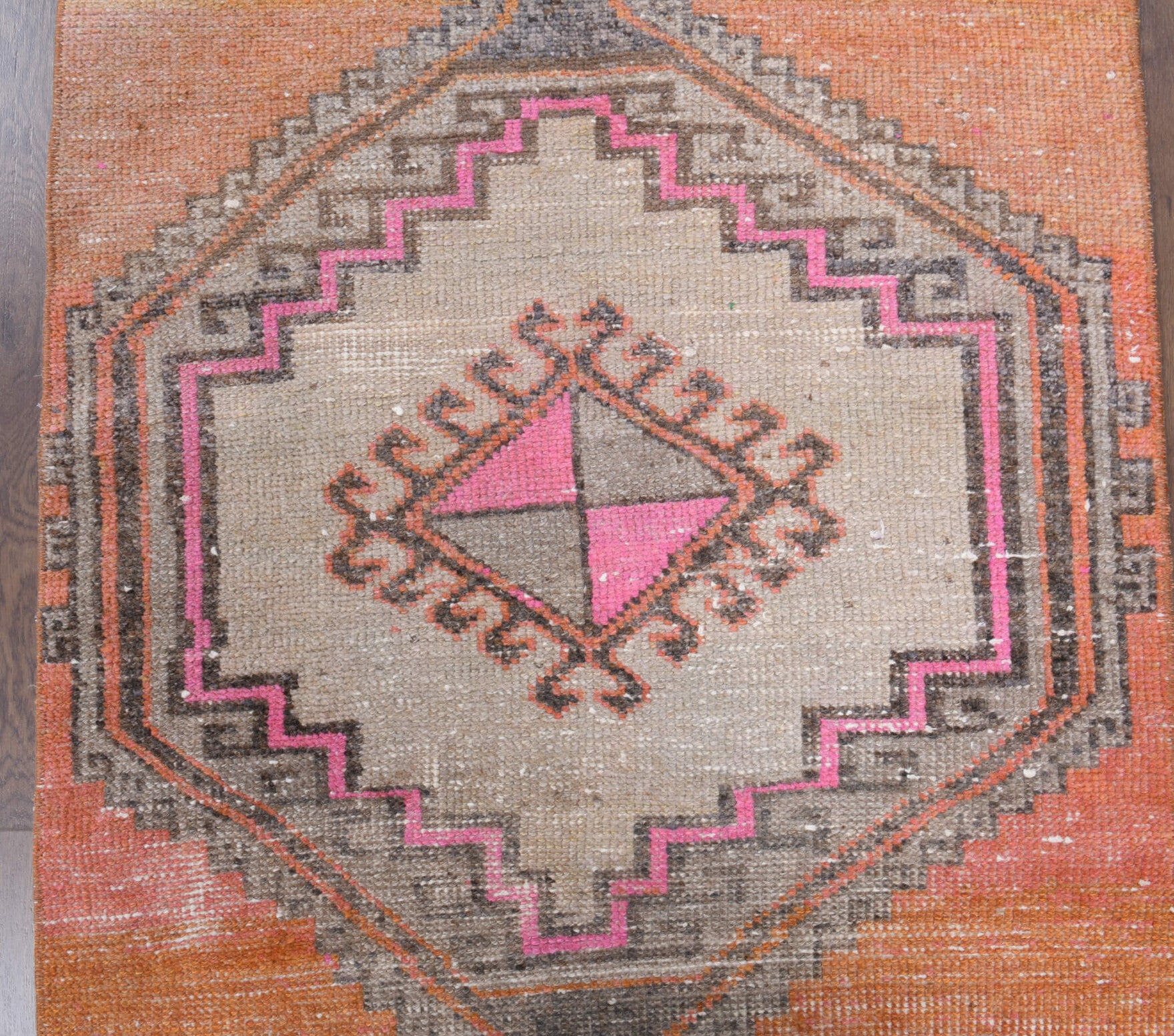 Authentic Anatolian vintage area rug (1970s) with oriental design – one-of-a-kind at Fame Rugs