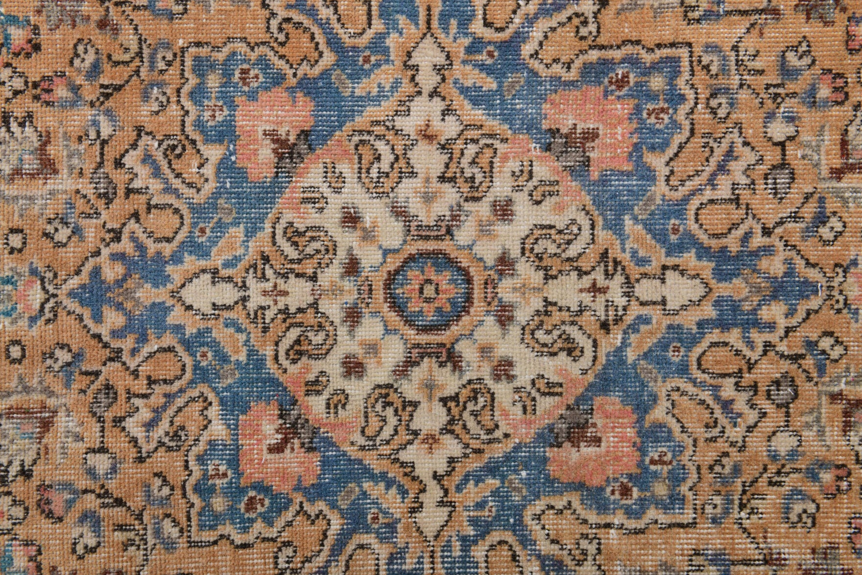 104x208 cm vintage Anatolian area rug – Nisansena, low pile, wool
