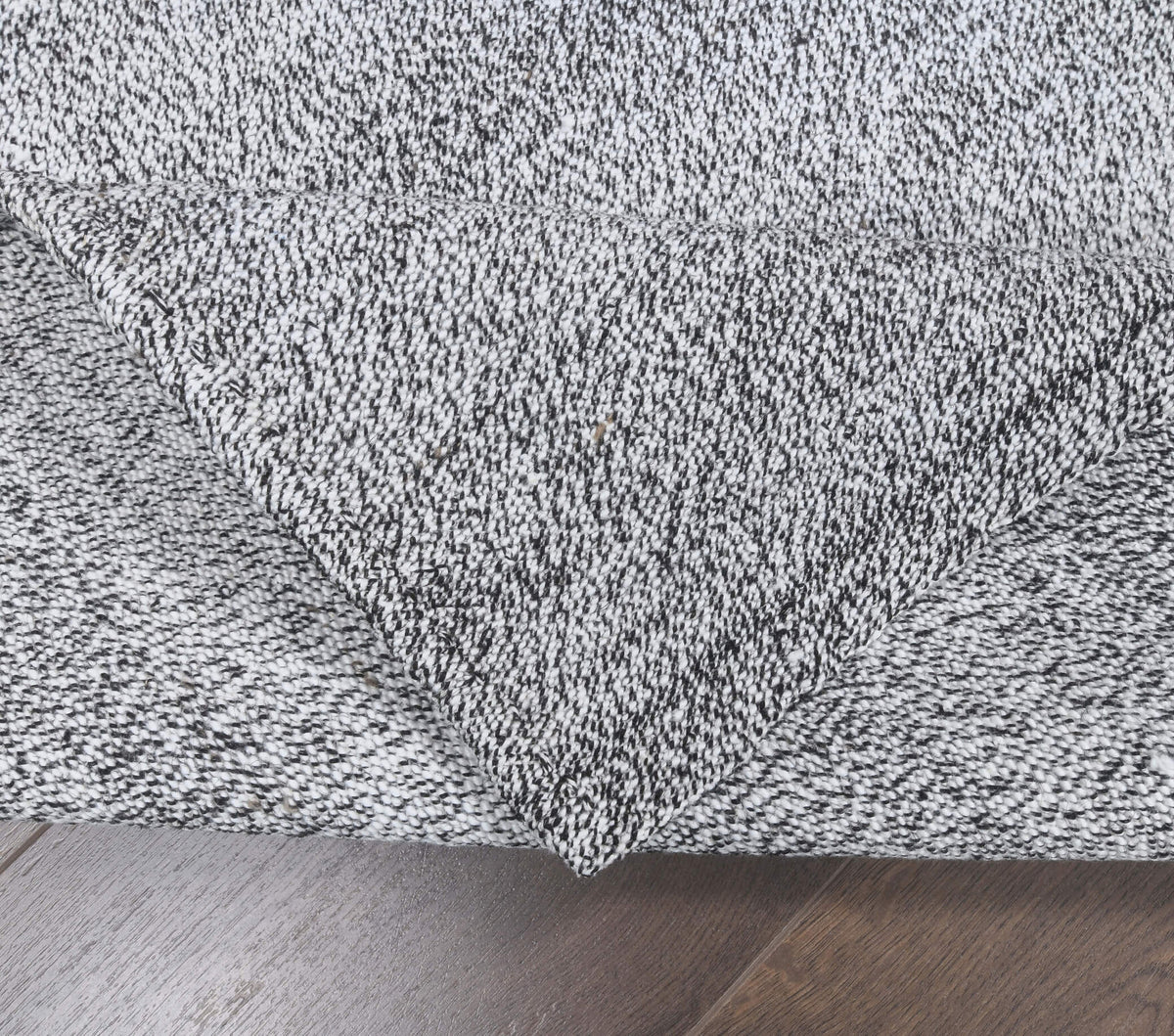 Toprakdeniz runner: 1960s handwoven flatweave Anatolian runner with solid motifs