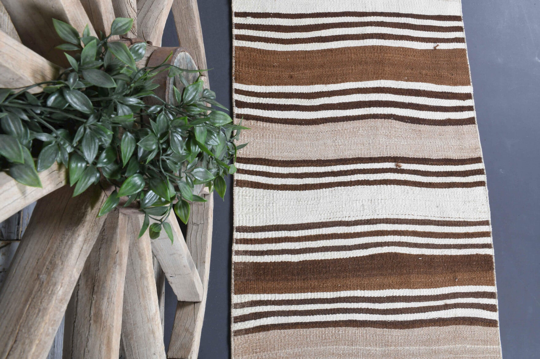 76x238 cm vintage kilim Anatolian runner rug – Stenomelpe, flatweave, wool