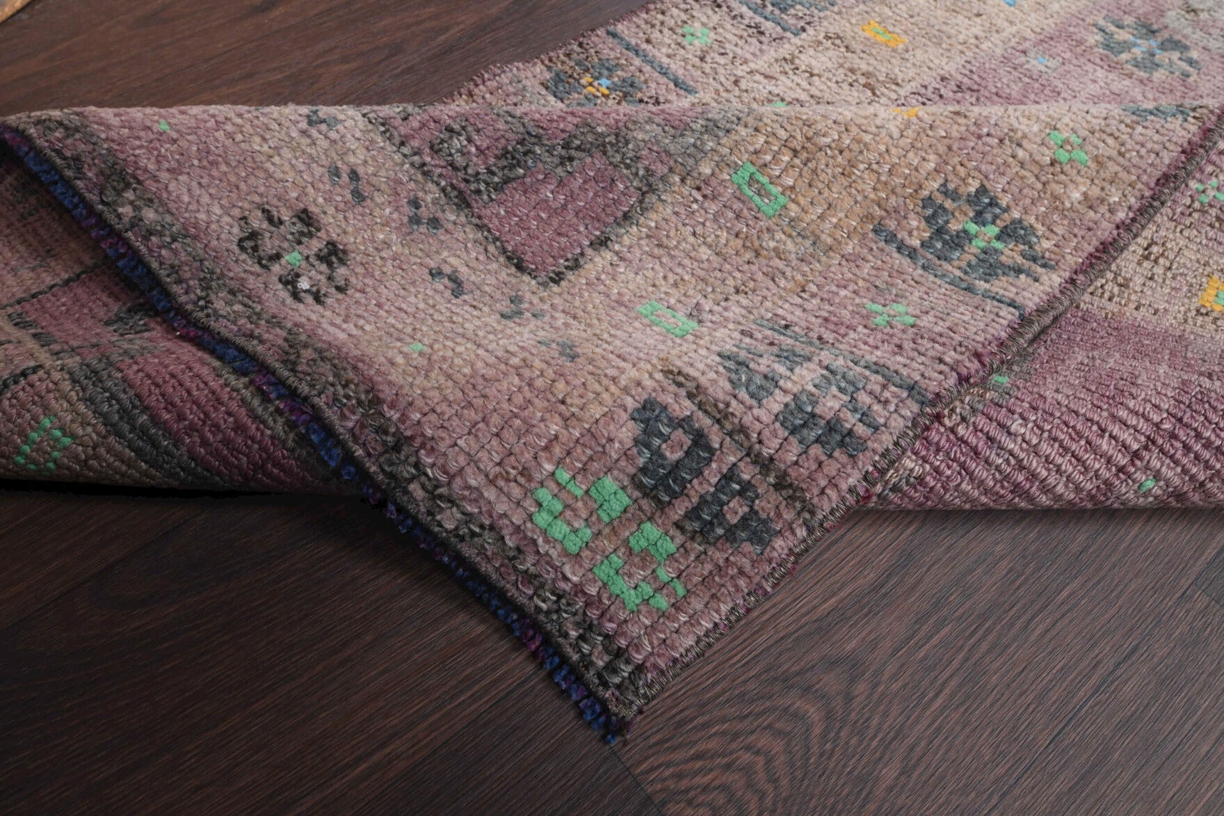 Authentic Anatolian vintage runner rug (1970s) with oriental design – one-of-a-kind at Fame Rugs