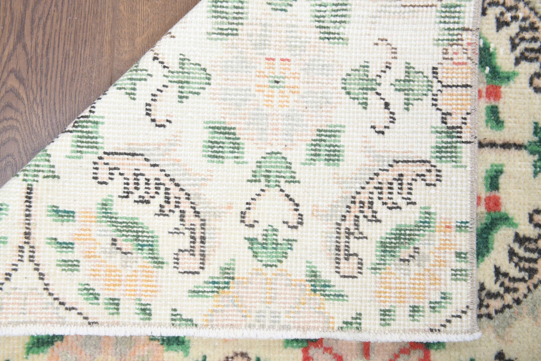 Handmade wool runner from Anatolia, Turkey – 3x9 Wool Vintage Runner Rug 2'6" x 9'5"
