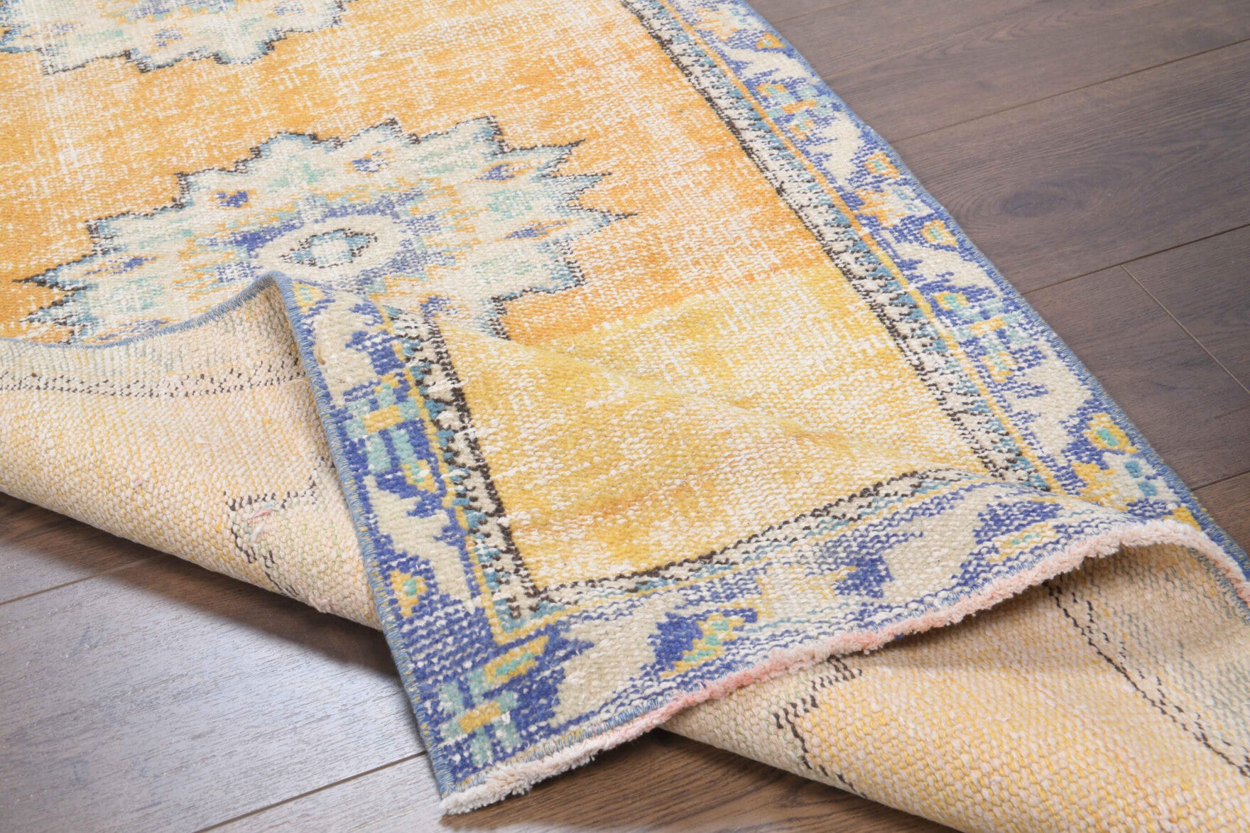Petraea – vintage oriental runner for living room or hallway, 2'7" x 8'11" (78x271 cm)