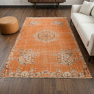 Oriental pattern on the Kehribarnisin vintage area rug – handmade in Anatolia, Turkey