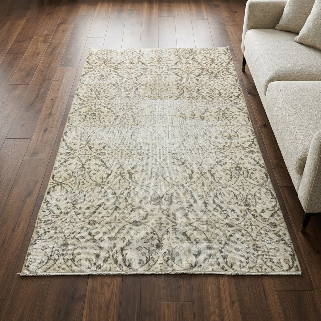 Floral pattern on the Gobeklitepe vintage area rug – handmade in Anatolia, Turkey