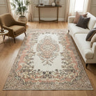 Oriental pattern on the Chrysippe vintage area rug – handmade in Isparta, Turkey