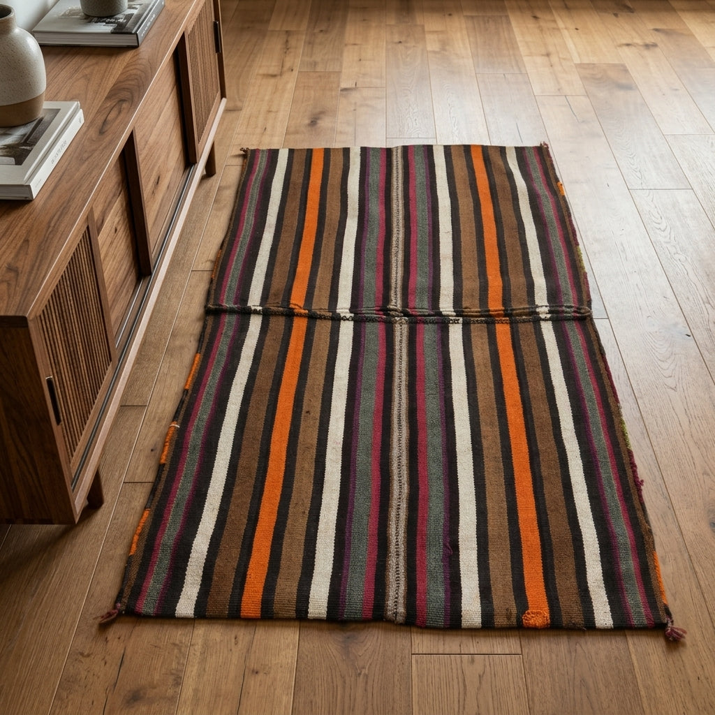 Oriental pattern on the Siderotima vintage kilim rug mat – handwoven flatweave in Anatolia, Turkey
