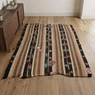 Oriental pattern on the Vahide vintage kilim rug – handwoven flatweave in Anatolia, Turkey