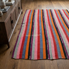 Striped pattern on the Damlatac vintage kilim rug – handwoven flatweave in Anatolia, Turkey