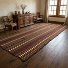 Oriental pattern on the Pirene vintage kilim runner rug – handwoven flatweave in Anatolia, Turkey
