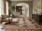 Striped pattern on the Elmasara vintage kilim rug – handwoven flatweave in Anatolia, Turkey
