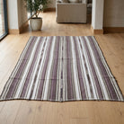 Striped pattern on the Elmasara vintage kilim rug – handwoven flatweave in Anatolia, Turkey