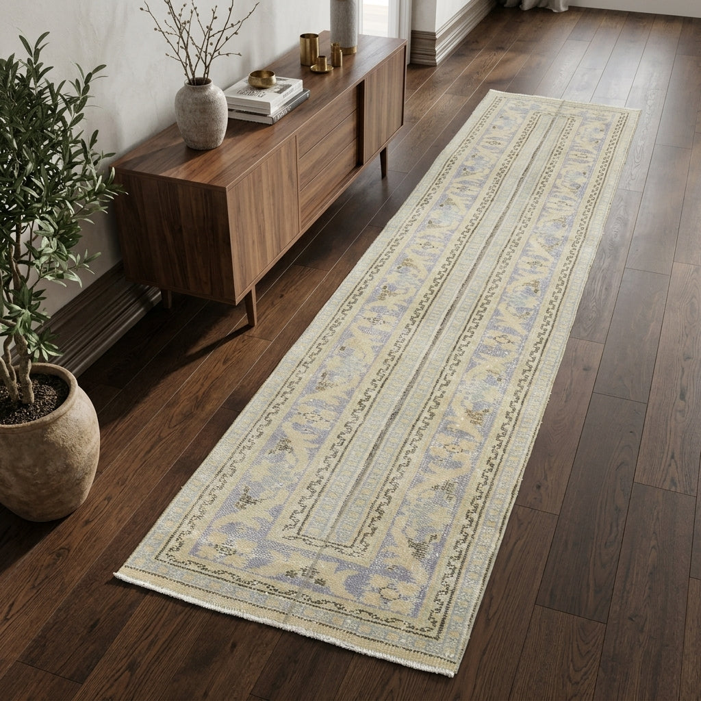 Oriental pattern on the Oykuban Kings Way vintage patchwork runner rug – handmade in Anatolia, Turkey