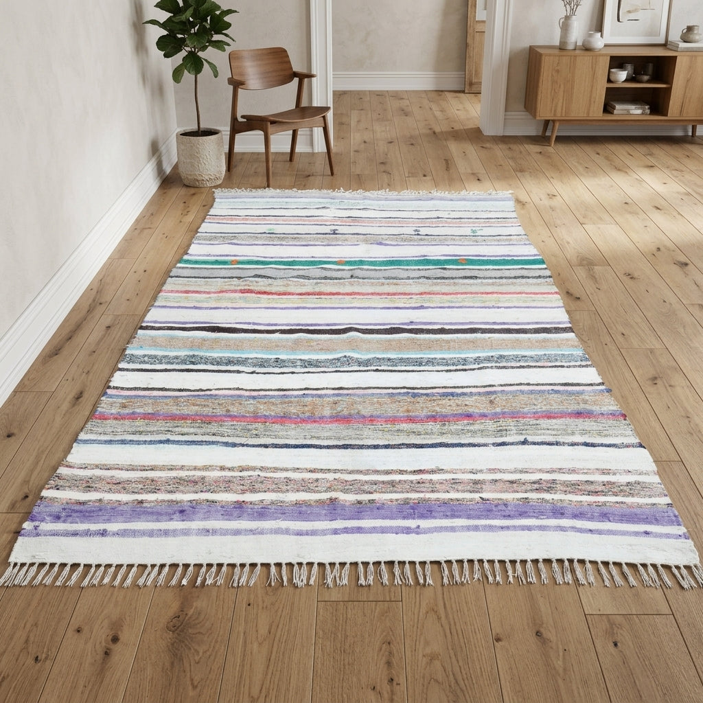 Oriental pattern on the Akasya vintage kilim rug – handwoven flatweave in Anatolia, Turkey