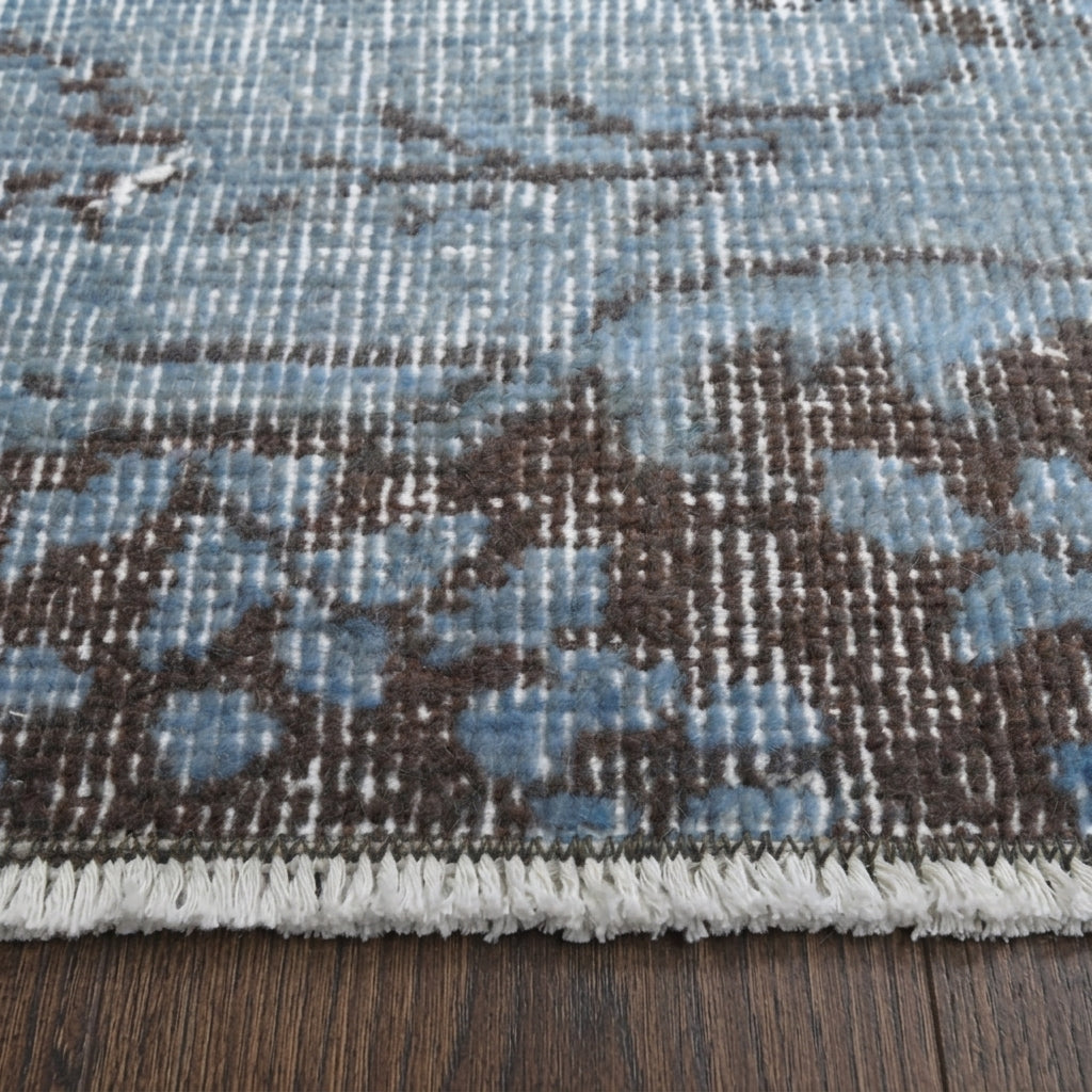 Oriental pattern on the Fundasema vintage area rug – handmade in Isparta, Turkey