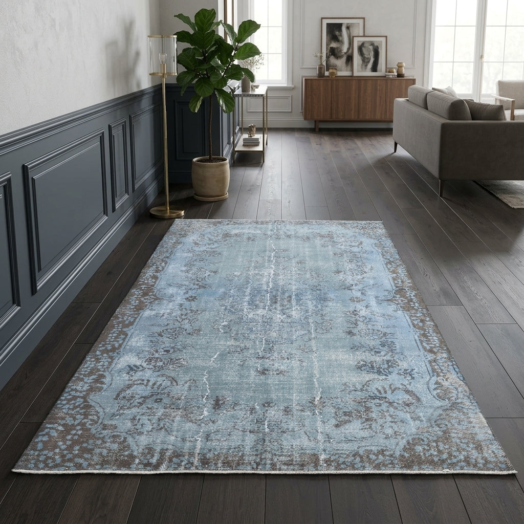Oriental pattern on the Fundasema vintage area rug – handmade in Isparta, Turkey