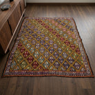 Oriental pattern on the Susever vintage kilim rug – handwoven flatweave in Anatolia, Turkey