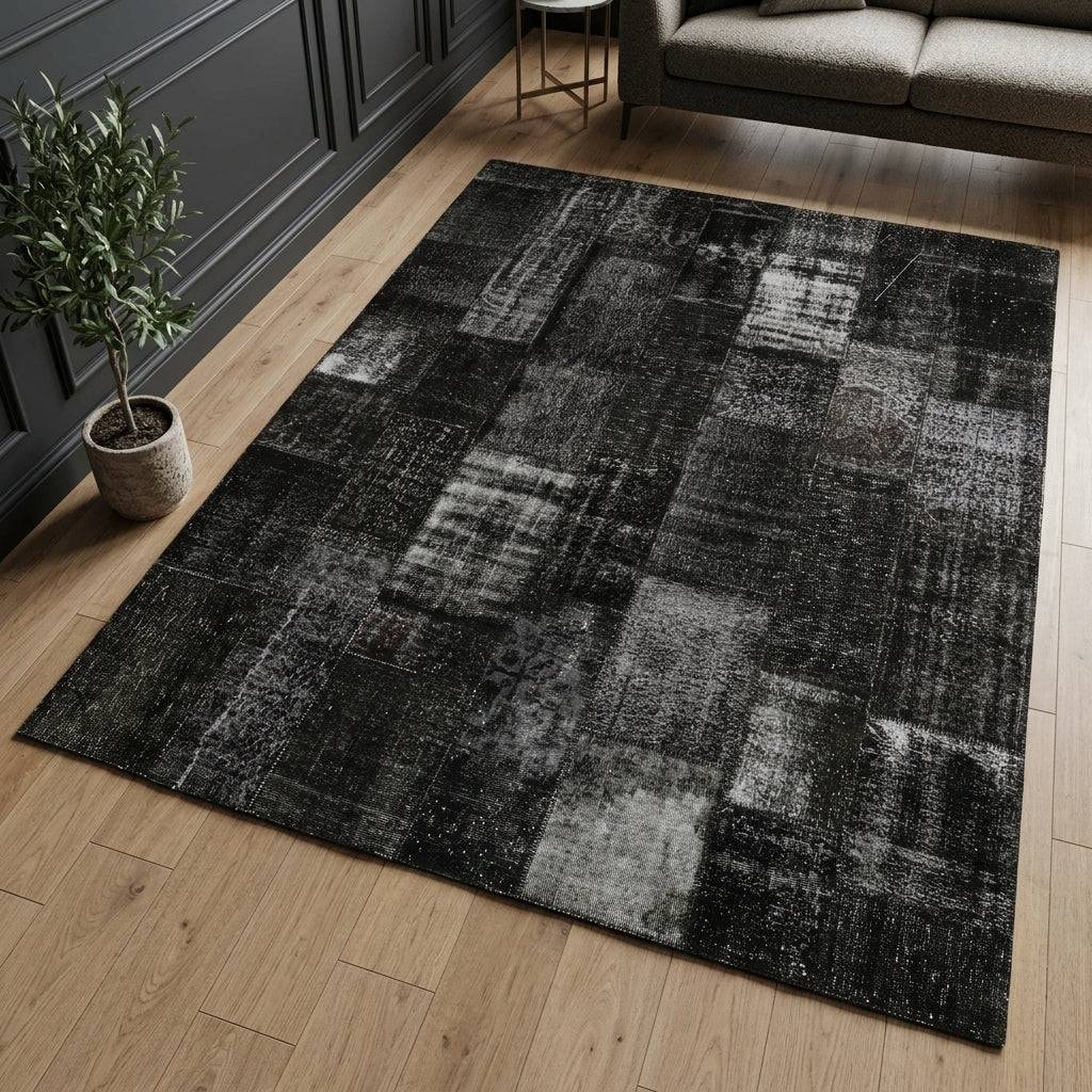 Solid pattern on the Bozcaada vintage patchwork area rug – handmade in Anatolia, Turkey