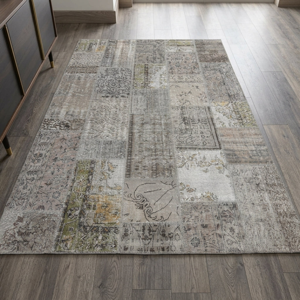 Oriental pattern on the Cicimgul vintage patchwork area rug – handmade in Anatolia, Turkey