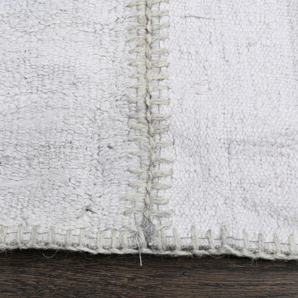 Solid pattern on the Canefruz vintage patchwork area rug – handmade in Anatolia, Turkey