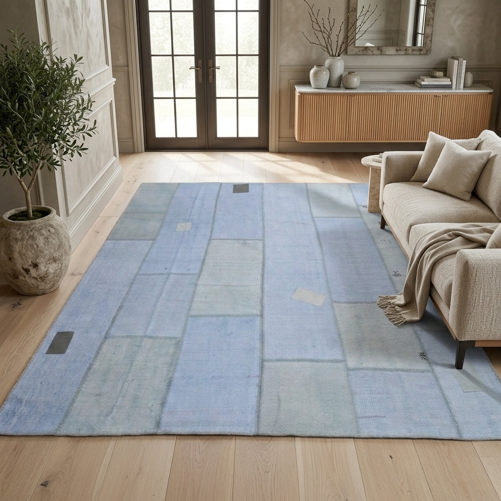 Solid pattern on the Gumusefruz vintage patchwork area rug – handmade in Anatolia, Turkey