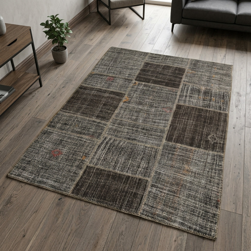 Oriental pattern on the Argyrosela vintage kilim rug – handwoven flatweave in Anatolia, Turkey