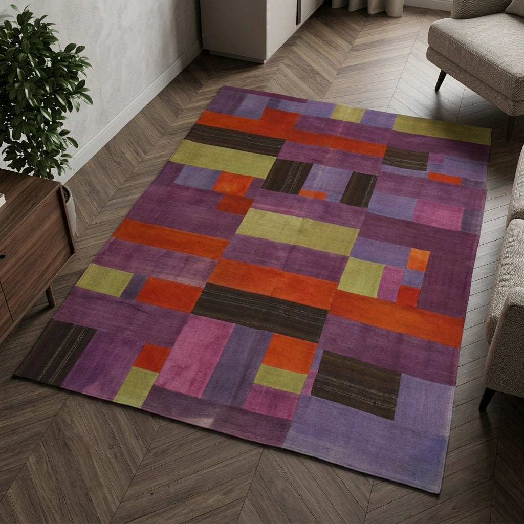 Block pattern on the Aretemira Violet vintage kilim rug – handwoven flatweave in Anatolia, Turkey