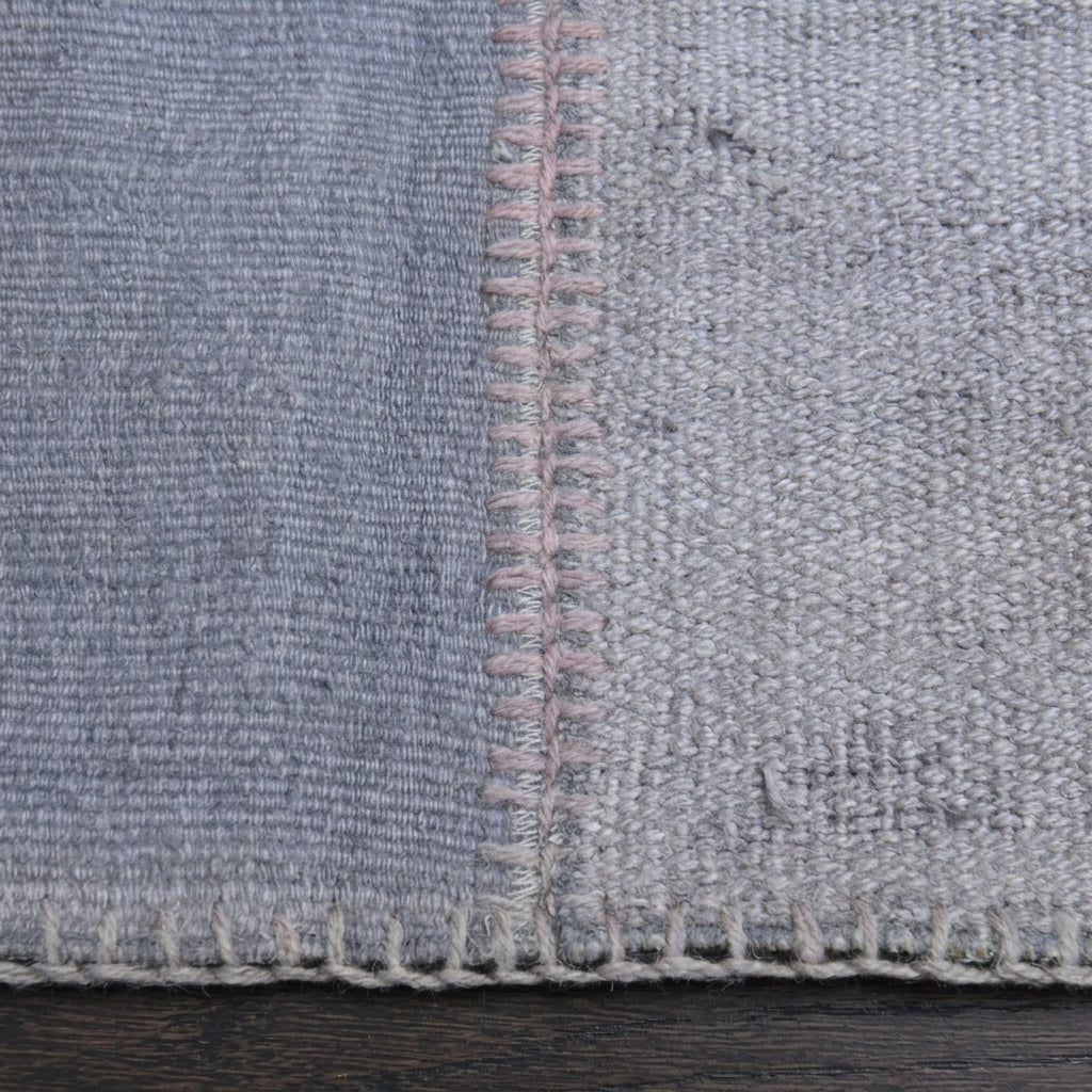 Solid pattern on the Astrakome vintage patchwork area rug – handmade in Anatolia, Turkey