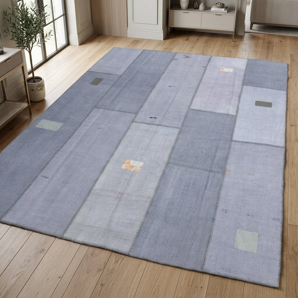 Oriental pattern on the Asteromorphe vintage kilim rug – handwoven flatweave in Anatolia, Turkey