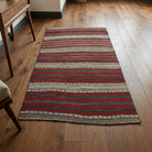 Striped pattern on the Safirdil vintage kilim rug – handwoven flatweave in Anatolia, Turkey