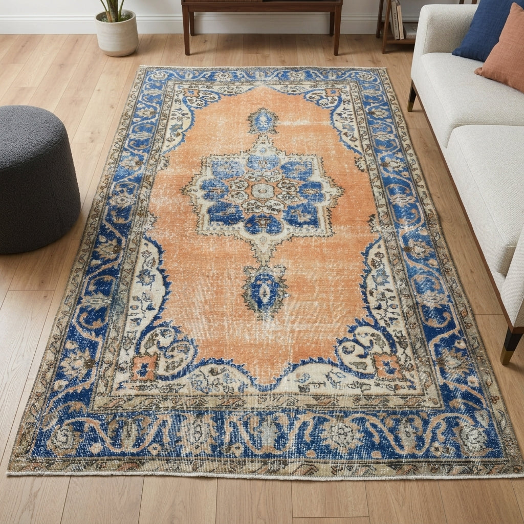 Oriental pattern on the Pervakusa vintage area rug – handmade in Anatolia, Turkey