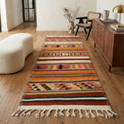 Oriental pattern on the Nurpeyker vintage kilim runner rug – handwoven flatweave in Anatolia, Turkey