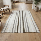 Striped pattern on the Seherisik vintage kilim rug – handwoven flatweave in Anatolia, Turkey