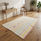 Striped pattern on the Sakaryanaz vintage kilim rug – handwoven flatweave in Anatolia, Turkey