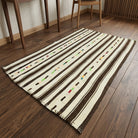 Striped pattern on the Nehirefsan vintage kilim rug – handwoven flatweave in Anatolia, Turkey