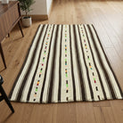 Striped pattern on the Nehirefsan vintage kilim rug – handwoven flatweave in Anatolia, Turkey