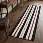 Striped pattern on the Hazanil vintage kilim runner rug – handwoven flatweave in Anatolia, Turkey