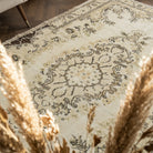 Oriental pattern on the Elmaspare vintage area rug – handmade in Anatolia, Turkey