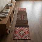Oriental pattern on the Nefise vintage kilim runner rug – handwoven flatweave in Anatolia, Turkey