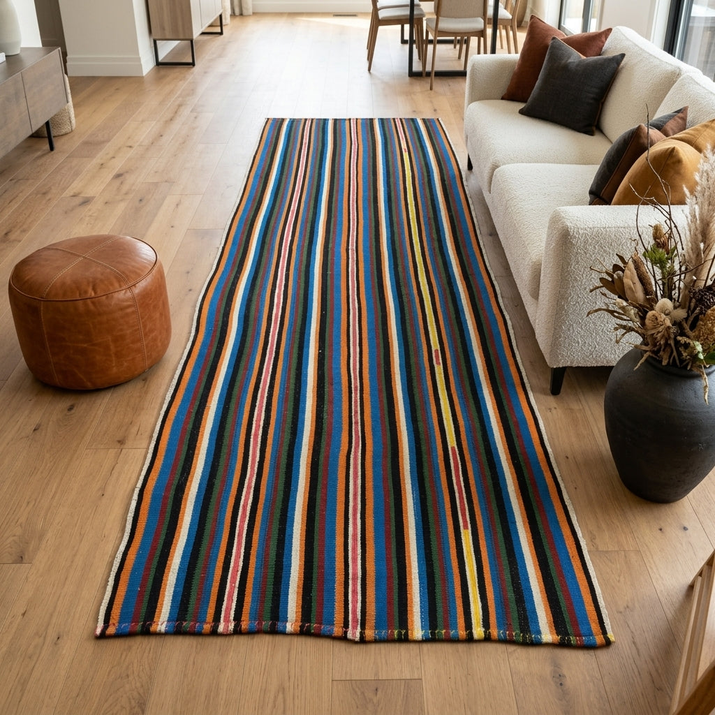 Striped pattern on the Kalophema vintage kilim runner rug – handwoven flatweave in Anatolia, Turkey